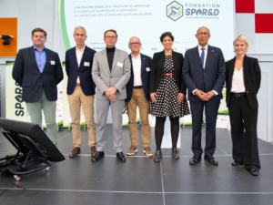 Rémy Dorbeau (AGREF), Pierre Préaud (FNCH), Pascal Grizot (ffgol), Michel Raviart (Fondation SPOR&D), Charlotte Feraille (FSF), Philippe Diallo (FFF) et Hélène Schrubb (LFP) ont signé pour la Fondation SPOR&D à l'occasion de la Journée Innovations n°2 à l'INSEP.