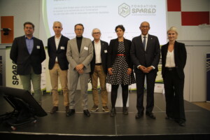 Rémy Dorbeau (AGREF), Pierre Préaud (FNCH), Pascal Grizot (ffgol), Michel Raviart (Fondation SPOR&D), Charlotte Feraille (FSF), Philippe Diallo (FFF) et Hélène Schrubb (LFP) ont signé pour la Fondation SPOR&D à l'occasion de la Journée Innovations n°2 à l'INSEP.